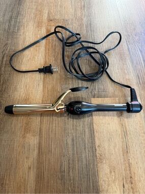 Black and Gold Curling Iron - Women Hair Tools
